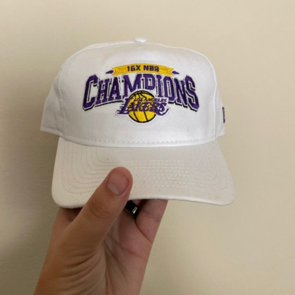 Vintage Lakers hat